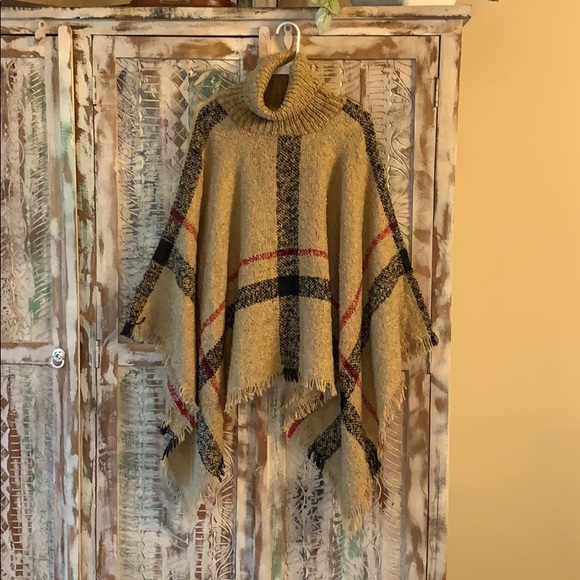WD.NY Fringe Poncho - Picture 3 of 12